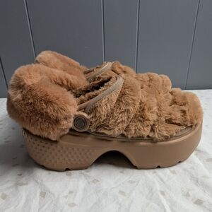 Tan Fur Crocs women's 7